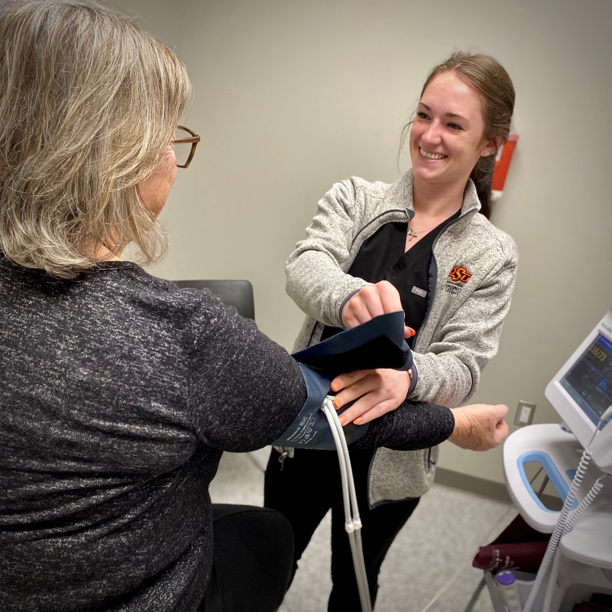 Tulsa Day Center (@tulsadaycenter) on Twitter photo We love when med students from <a href="/osumedicine/">OSU Center for Health Sciences</a> come to serve. "It was nice to learn more about their services and how the clinic runs. I enjoyed seeing the patients..." This didn't come from Carly in the pic, but she is one of many who help. Thank you
<a href="/housing_tulsa/">Housing Solutions Tulsa</a> <a href="/tulsaunitedway/">Tulsa Area United Way</a> We love when med students from <a href="/osumedicine/">OSU Center for Health Sciences</a> come to serve. "It was nice to learn more about their services and how the clinic runs. I enjoyed seeing the patients..." This didn't come from Carly in the pic, but she is one of many who help. Thank you
<a href="/housing_tulsa/">Housing Solutions Tulsa</a> <a href="/tulsaunitedway/">Tulsa Area United Way</a>