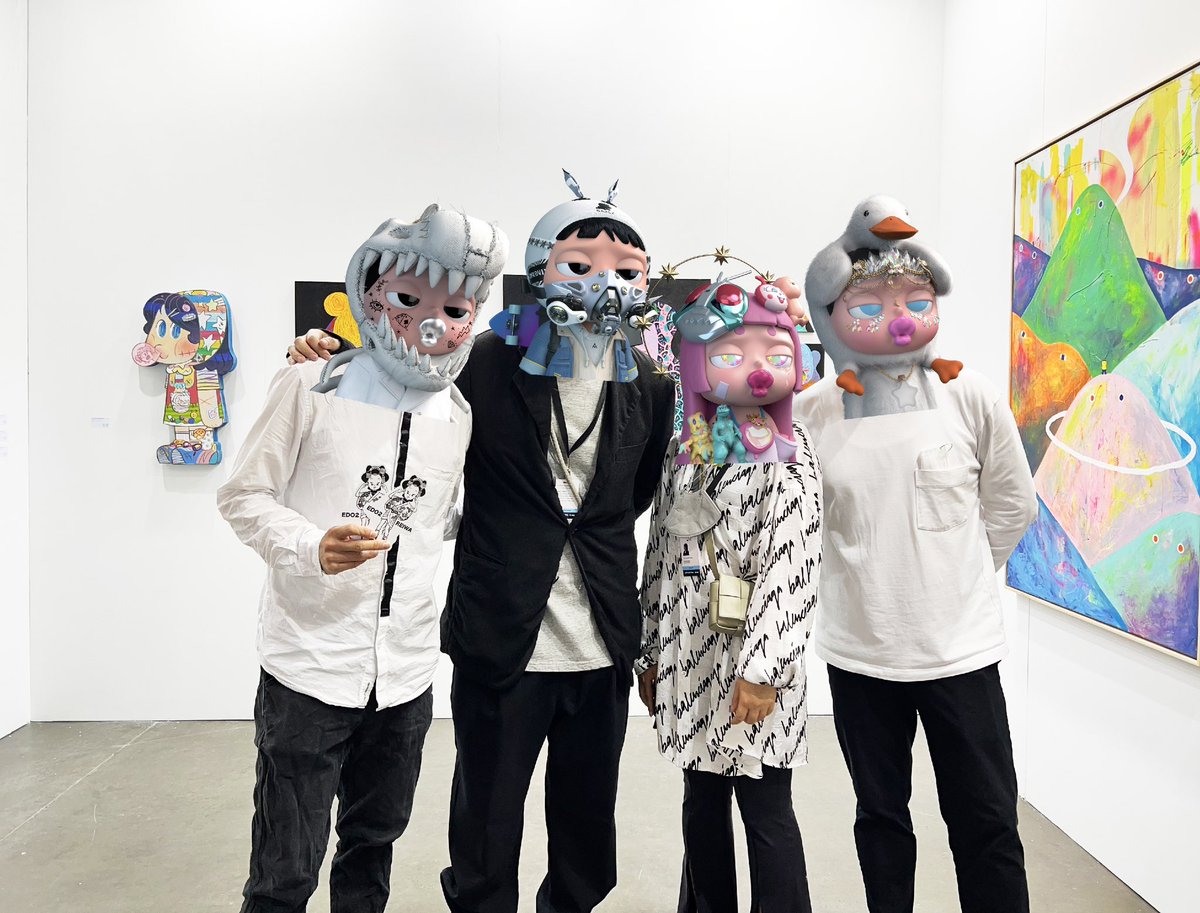 Bah-bah joining our Mama, 👩‍👦 Karen Kei at an exclusive VIP session of #ArtCentral today. 😘🍼👶🍼 🤗👶🤗♥️🤗

Stay tuned for more dee-tails. Tee-hee. 📺🍼📺

Papa👨🏻  says, she founded Streams Gallery btw

Check Streams Gallery 👇 instagram.com/streamsgallery…

RT+ ♥️ for everyone!