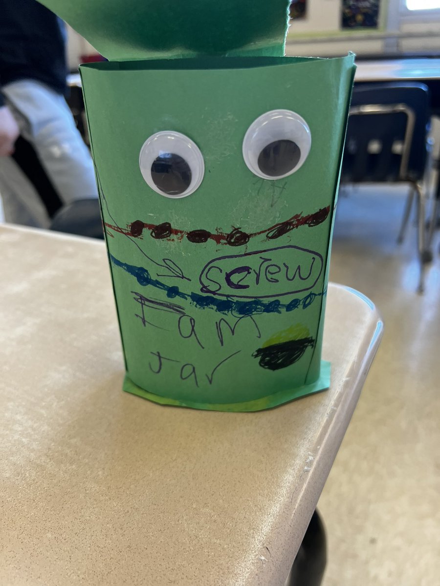 LotitoMs's tweet photo. We created Leprechaun Traps using our knowledge of Simple Machines!! ☘️🥼 We ❤️ Science ! https://t.co/nn5YlvrFVM