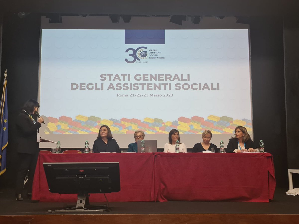 renatapolverini's tweet photo. Ora a #Roma #centrocongressiromaeventi Via Alibert #PiazzadiSpagna #Cnoas #assistentisociali Partecipo al dibattito sulla #povertà https://t.co/hBmkb76S71