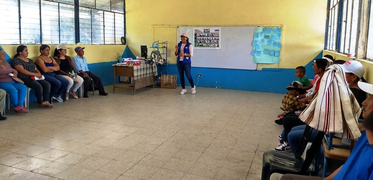 #Loja | Realizamos taller teórico-práctico en la elaboración de bioinsumos, dirigido a productores de la parroquia Sanguillin del cantón #Calvas 📍 para lo cual se elaboró 20 litros de caldo sulfocálcico, actividad en coordinación con Plan Internacional.

#TrabajamosPorElCampo