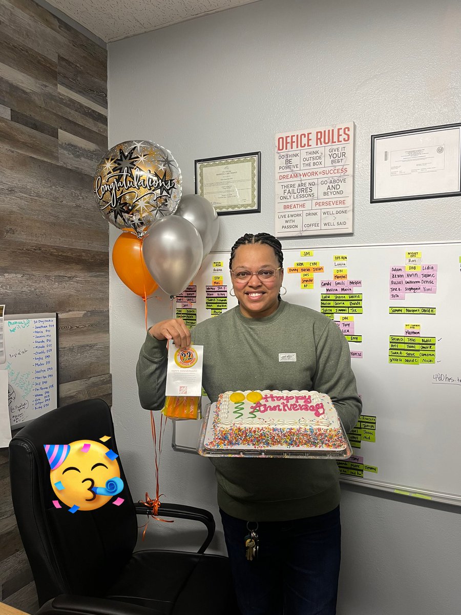 Jennifer0563's tweet photo. ITS ANNIVERSARY DAY TODAY at 0563 🧡🧡🎉 Congratulations to Paula Specialty ASM 🥳🥳 22 years with the company !! P.S the confetti will always be present 🎉🎉  @Oscar86604735 @Ana_A_Duran @lorenacc1980 @SimentalLisa #homedepot https://t.co/0zKRghFnx4