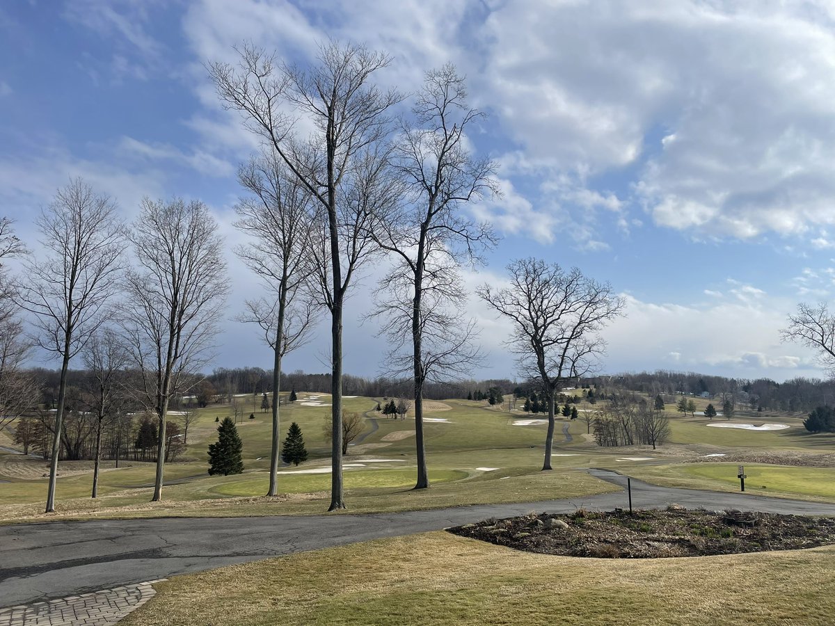 Time to play some golf! 
<a href="/ravenwood/">Ravenwood Golf Club</a> will open tomorrow at 11:00am
Range open as well
<a href="/VisitRochester/">Visit Rochester CVB</a> <a href="/VisitFLX/">Visit Finger Lakes</a> <a href="/RDGA1929/">RDGA</a>