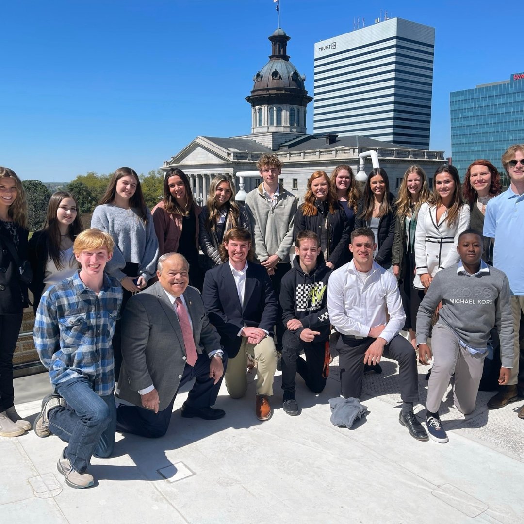 GreerChamber's tweet photo. Jr. Leadership 33 took a trip to Columbia with our President David! Are you interested in our Leadership Programs? Applications for Leadership Greer 44 will open soon! We'd love to have you join us for trips like these!
#greer #greersc #greerchamber #greerstation #hereingreer https://t.co/vYqWeYNGNk