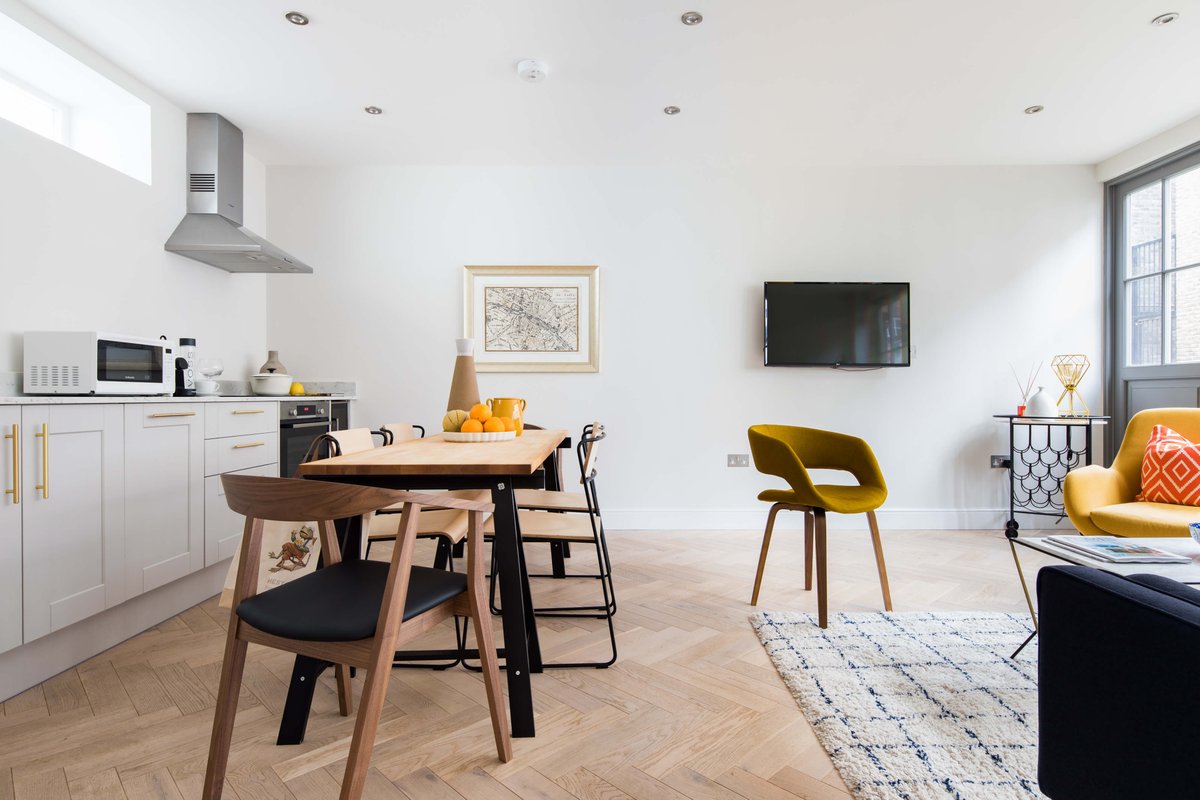 Modern #townhouse available to rent just moments from Paddington Basin ⚓ ow.ly/Sq2850NnYsq