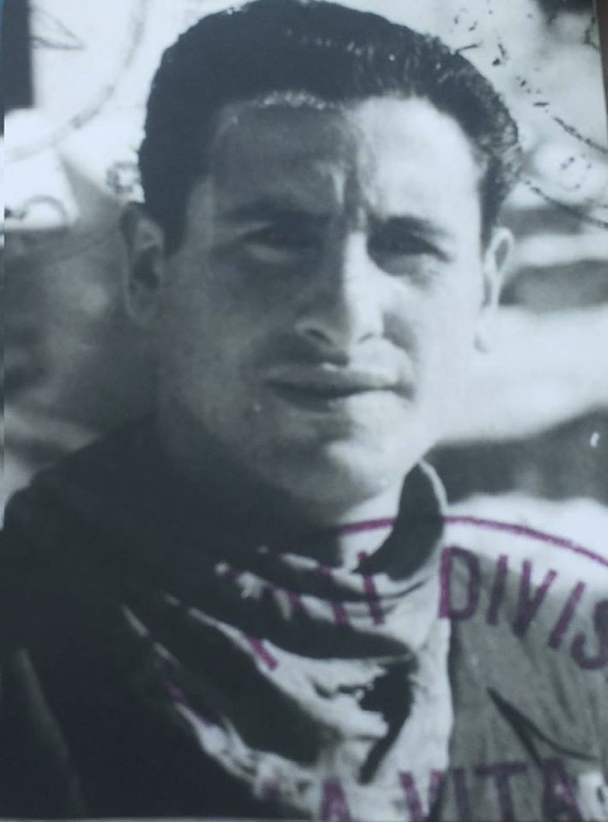 Veterano di #Jugoslavia, #GiuseppeBurtone dopo l'#Armistizio prima fuggì alla deportazione nazista e poi entrò nel 'Gruppo Patrioti Ossola' con il quale combatté sino alla #Liberazione.Nel dopoguerra divenne il segretario della #DC a #Militello (#CT).Morì il #26marzo 2009.