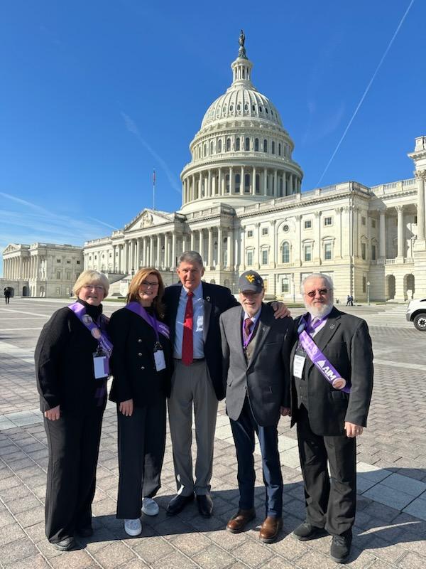 JeanneCaldwellR's tweet photo. Look who we happened to meet coming out of the Capitol! Thank you so much @Sen_JoeManchin for taking a photo with us and hearing our concerns! Looking forward to our meeting at 2 pm!
#cmswhy #cmsfixthismess #ENDALZ #AIMFORUM @RogerCa50634603 @fightalzwv https://t.co/QXOLEDCxEx