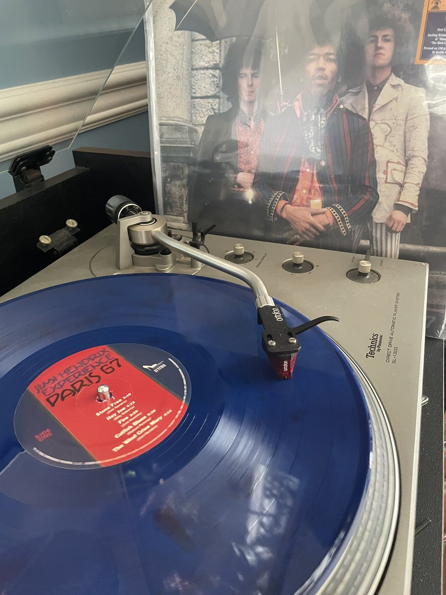 pK_solo1's tweet photo. This finally came out on vinyl. And what a nice job they did…. Blue marble. Just wow. Sounds amazing #JimiHendrix #TheJimiHendrixExperience #Paris68 #Vinyltime https://t.co/HFA2aHrXJN