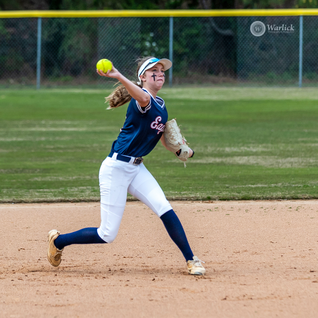 WarlickPhoto's tweet photo. Spring is here and that means it's time to get outdoors and play ball! #softball #graceeagles #ncphotographer #ncsportsphotographer #ncschoolphotographer #athletics #athlete https://t.co/VAY27vbnIO