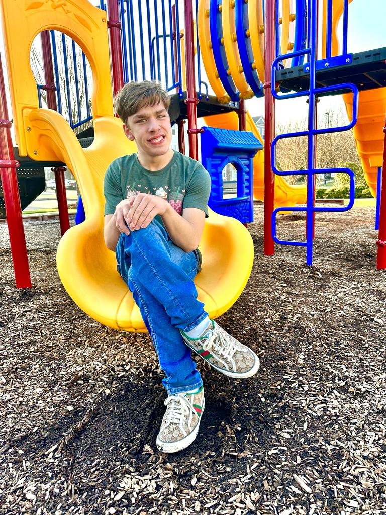 toby__smiles's tweet image. What's your fave Spring activity? Playground is mine! I love getting out of my chair and having some fun. Let's embrace the sunshine and enjoy the beautiful season! ☀️🌷 

#SpringtimeFun #PlaygroundGoals #DisabilityPride