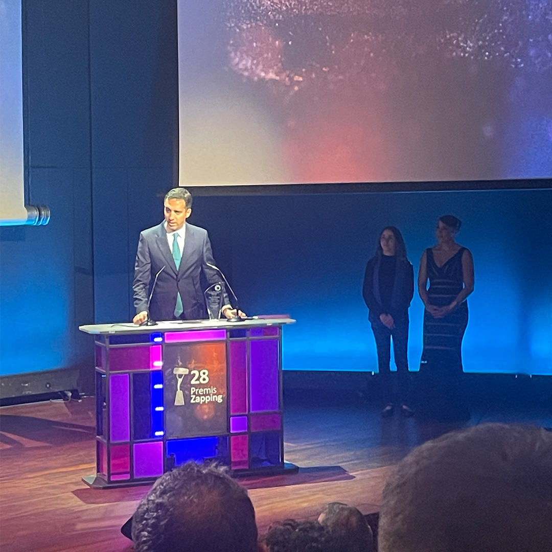 fundcolacao's tweet photo. Y gracias, por supuesto, a los #PremiosZapping y a @Telespectadors por elegir Somos Únic@s como el MEJOR CONTENIDO ONLINE PARA MENORES 💛🏆.
💪Este reconocimiento nos anima a seguir trabajando para la prevención y contra el acoso escolar. https://t.co/asCsIMfCjQ