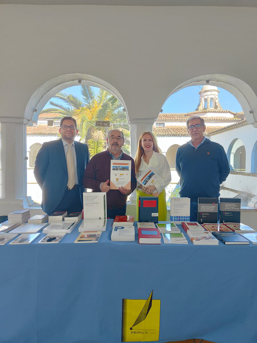 Buenas tardes, en las JORNADAS SOBRE PROTECCIÓN JURIDICA DE LAS PERSONAS CON DISCAPACIDAD organizadas por el <a href="/IcaCaceres/">𝕀ℂ𝔸 ℂ𝔸ℂ𝔼ℝ𝔼𝕊</a> con Carlos Montero, Decano, Luis Bohoyo, Vicedecano y <a href="/IsabelS15812225/">Mabel Sánchez Martín</a> Un placer para <a href="/Publidiex/">Manuel Zamora Moreno</a> acompañaros