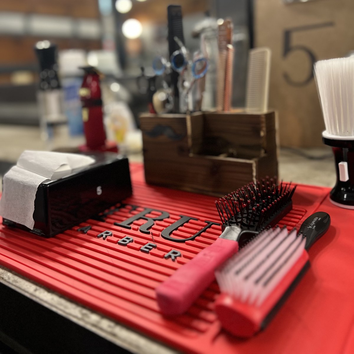 Isn’t this a beautiful sight! Set up is key!
.
.
.
.
.
.
..
.
.
.
.
.
.
.
.
.
.
.
#setup #prep #barber #barbertools #toolsofthetrade