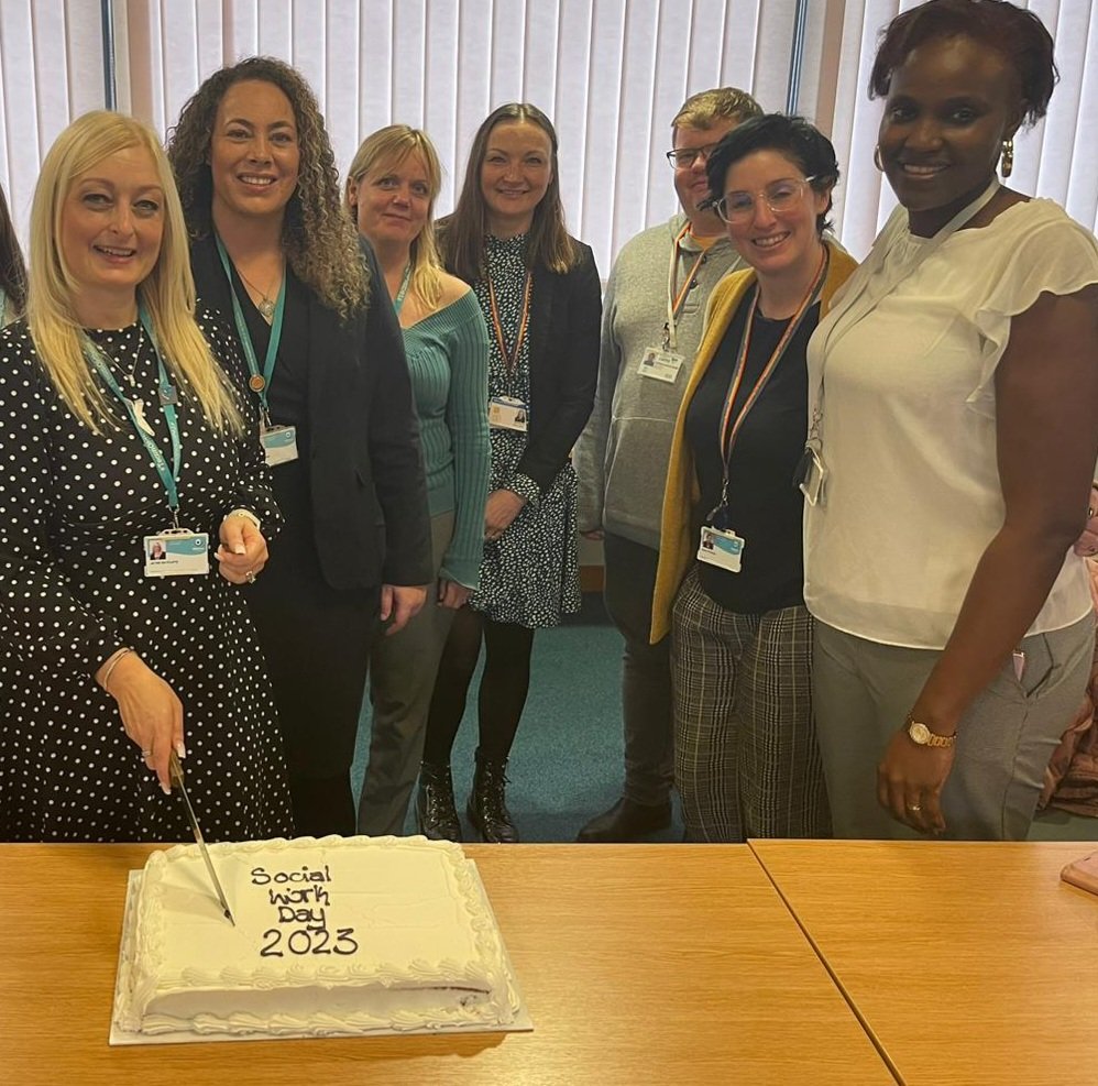 Today, we reflected and celebrated our social work journeys. A huge thankyou to all the amazing social workers, especially our dedicated social work teams across Adult Social Care in Oldham.  @OldhamCouncil @HayleyEccles1  #wswd2023 #SocialWorkWeek2023