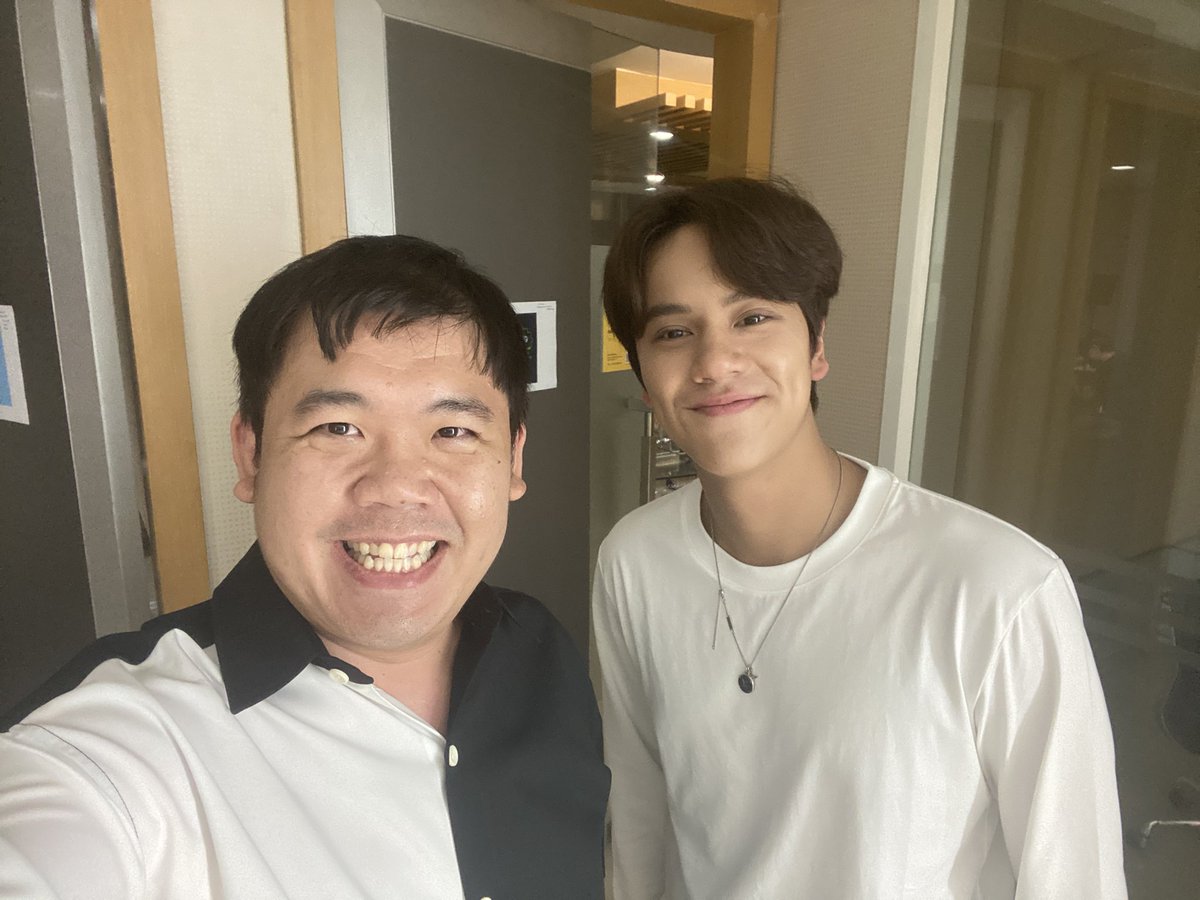 Youthtumz's tweet image. ดีใจยิ่งแล้ว #mynameisnanon มาเยือน salmon podcast ฝากติดตามรายการ #UntitledCase ที่ #nanon_korapat มาออกกับยชธัญด้วยนะ รับประกันความสนุก การันเตอทูการันตีว่า น้องเก่งจริง 😍💙