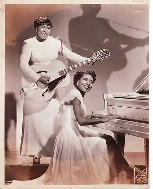 CuriosMuseum's tweet image. Sister Rosetta Tharpe and Marie Knight Photo by James J. Kriegsmann