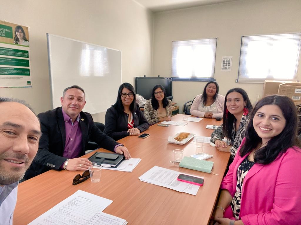 drtaraucania's tweet photo. 🟣 En la IPT Malleco junto a representante del Colegio Angol y su sindicato, abordando necesidades de las trabajadoras y trabajadores #DiálogoSocial #DerechosLaborales #TrabajoDecente https://t.co/GTEqcF70j6