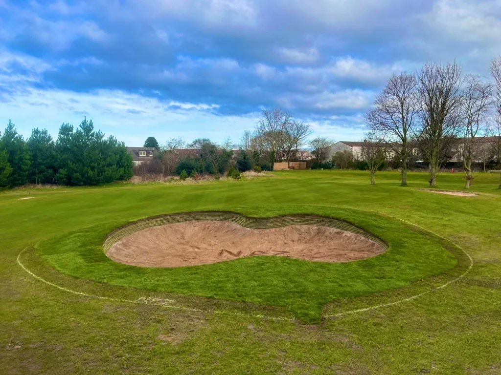 StCuthbertGC's tweet photo. π±β³οΈ Our greenkeeping team has been working hard this winter to improve our course! FOUR new eco bunkers have been added for an even better golfing experience, and a new practice area is opening soon! ποΈββοΈπͺ #golfimprovements #newbunkers #practicearea #golfcourse https://t.co/NiQfzi3G82