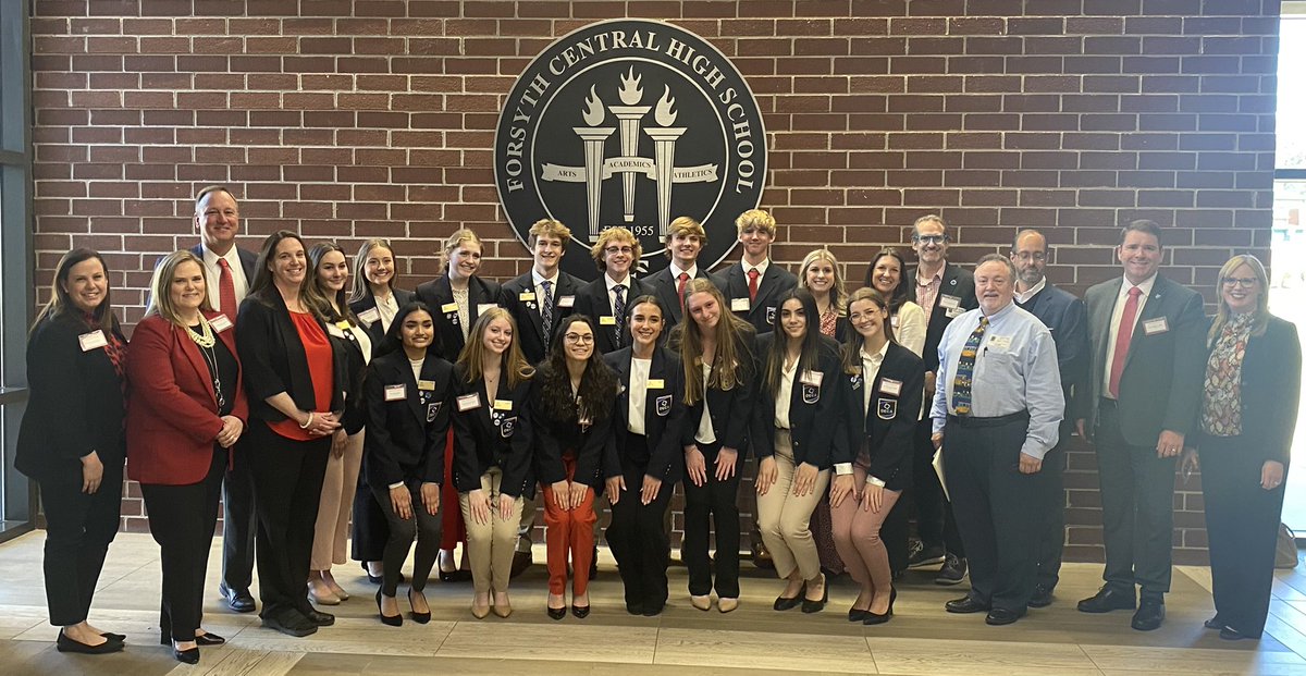MrsCMacAllaster's tweet photo. Congratulations to our FCHS Marketing Pathway on Industry Recertification! Go Dawgs! #chouse @ForsythCHS @FCCollegeCareer @DrJoshLowe @fchsdeca ❤️🐾🖤 https://t.co/QhSRcqfGYR