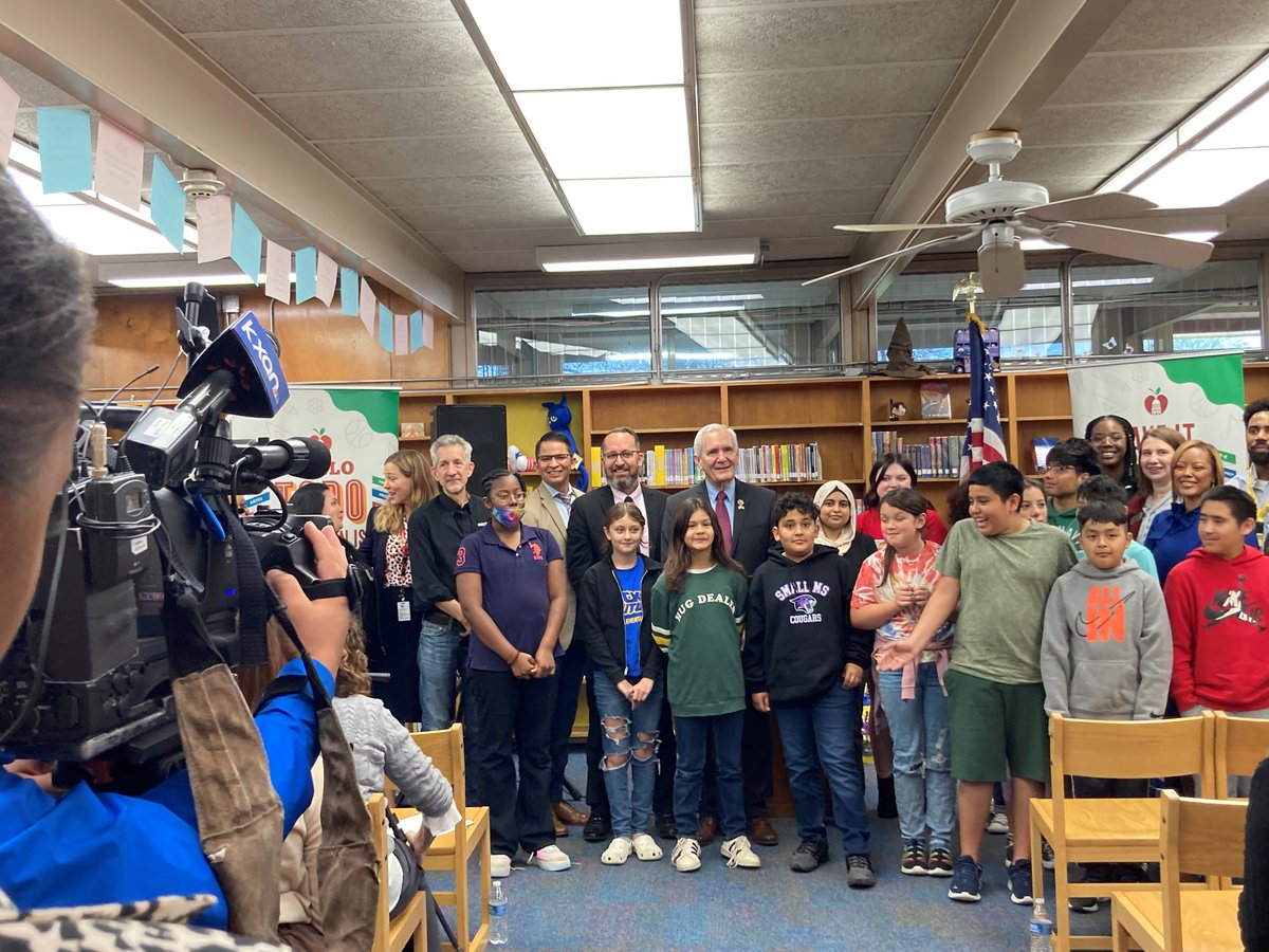 Thank you @RepLloydDoggett for prioritizing #outdoorlearning! Today Congressman Doggett announced that @AustinISD will receive approximately $2 million in federal funding to support outdoor learning at schools. All students need the opportunity to learn and play outside!