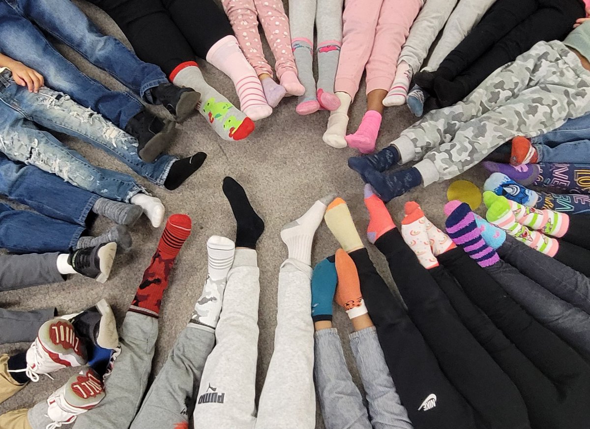 Vseppa2's tweet photo. Kindergarten is rocking our socks today! @GombertGators https://t.co/xe7T7G80N0