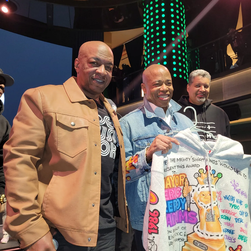 thhmuseum's tweet image. This month, our newsletter digs deep with Hip Hop fashion via @VideoMusicBox, gets into innovations in music publishing thanks to @FaithNewman19 &amp;amp; @ReservoirMedia and we&apos;ve got truly dope #HipHop50 merch. #uhhm #membersgetit 
mailchi.mp/uhhm.org/unive…