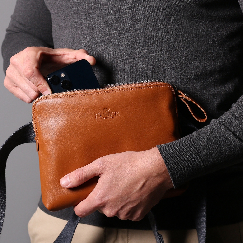 harberlondon's tweet image. Leather Sling Bag I Upgrade your daily commute

This elegant and functional accessory is the perfect addition to anyone’s wardrobe!
bit.ly/harberlondon

#harberlondon 

#slingbags #slingbagcowork ##leather #leatherwork #travel #keepmovingforward #outdoors
