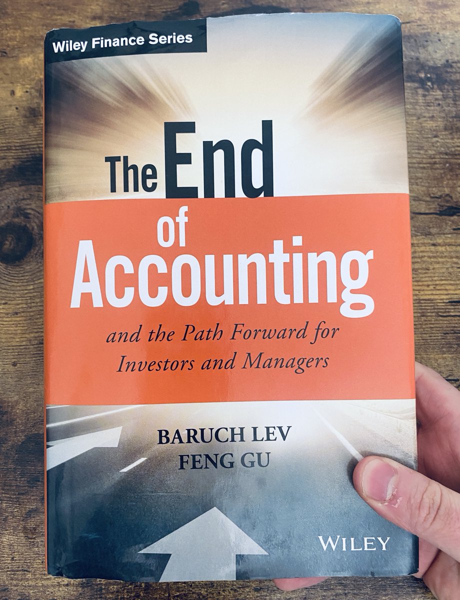 The End of Accounting belongs on the shelf of every serious investor. Usefulness of financial information in investor's decisions is at an all-time low. This book discusses: 1) Why that's the case 2) How it happened 3) How you can fix it A thread on each section ... 🧵