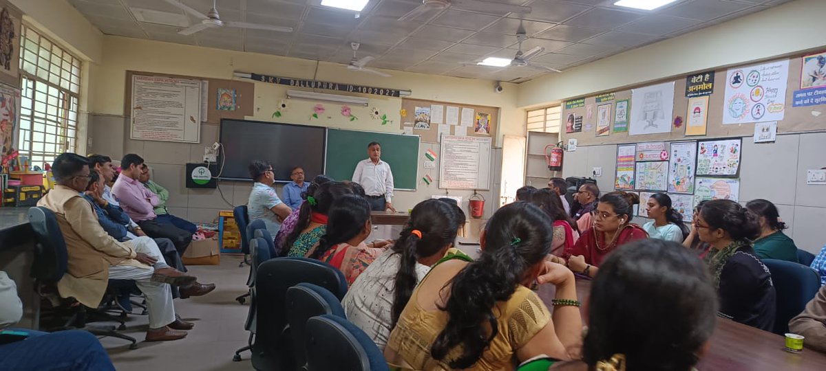 VipulVerma1972's tweet photo. SBV Dallupura Conducted ART 2
#Hook #stretegy
#reflective #Discussion
#peer #observation
#acadmic plan for the coming session
Key Notes
@AtishiAAP
@msisodia
@PbpandeyB
@SCERT2021
@stir https://t.co/E9XIhVtixa