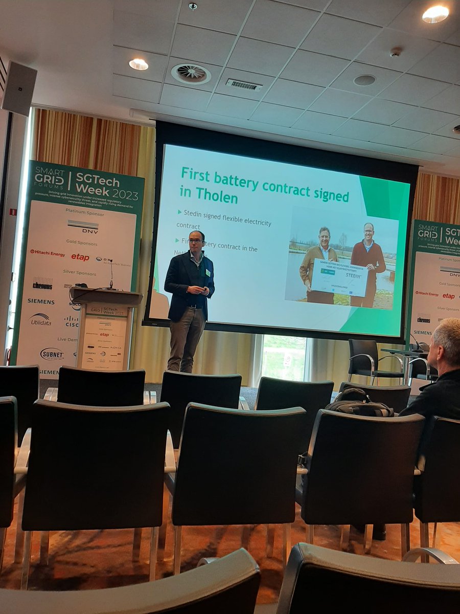 Stedin's tweet photo. Vandaag was onze CTO David Peters een van de sprekers op de SGTech Week 2023. Daar vertelde hij over de uitdagingen van Stedin, zoals altijd en overal netcapaciteit voor iedereen. Een mooie kans om oplossingen met elkaar te delen. #energietransitie, #sgtechweek2023, #netzero https://t.co/W3UWmuMRIJ