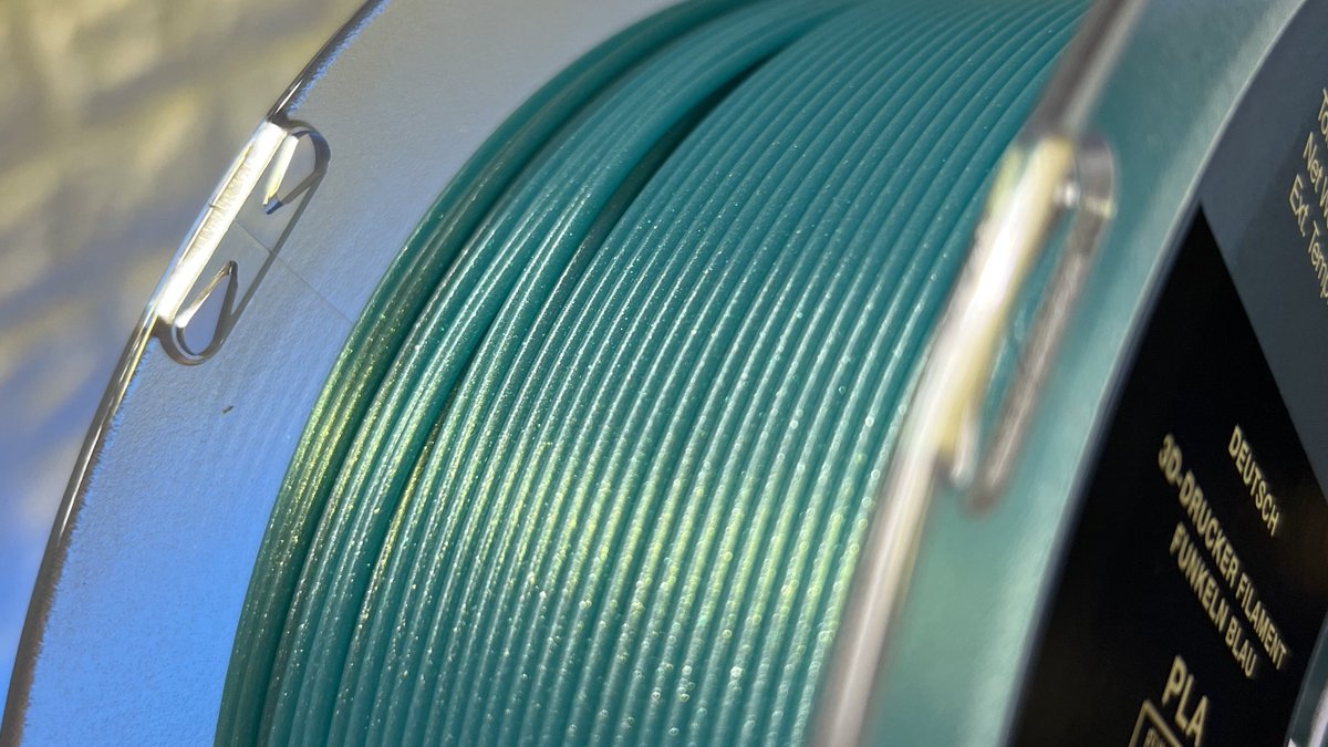 HATCHBOX3D's tweet photo. *GLITTER BOMB* from our Sparkle Blue PLA incoming
Thank you @FilamentFrenzy on Twitter for showcasing his new fine roll of filament from Hatchbox.
What's your favorite thing to print with Sparkle filament? Comment below!
#hatchbox #3dprinting #filament #hatchbox3d #sparkle https://t.co/6yKMxwtvSu