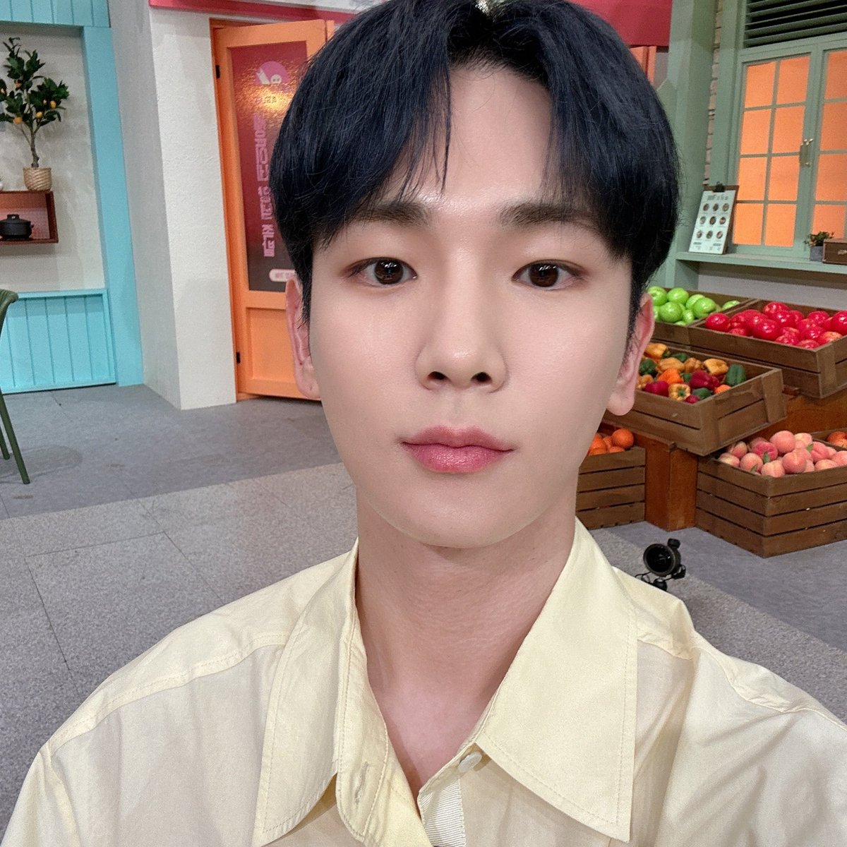SHINeebble's tweet photo. [230321] Key

My mom works crazily hard… (7:43pm)

*2 pictures* (7:43pm)

It’s a lot to measure up to… (7:43pm)

*picture* (7:45pm)

I’m having one of those days where you really have to study but you can’t focus. I also really need to cut my nails (7:45pm)

*picture* https://t.co/BrAjAakaiW