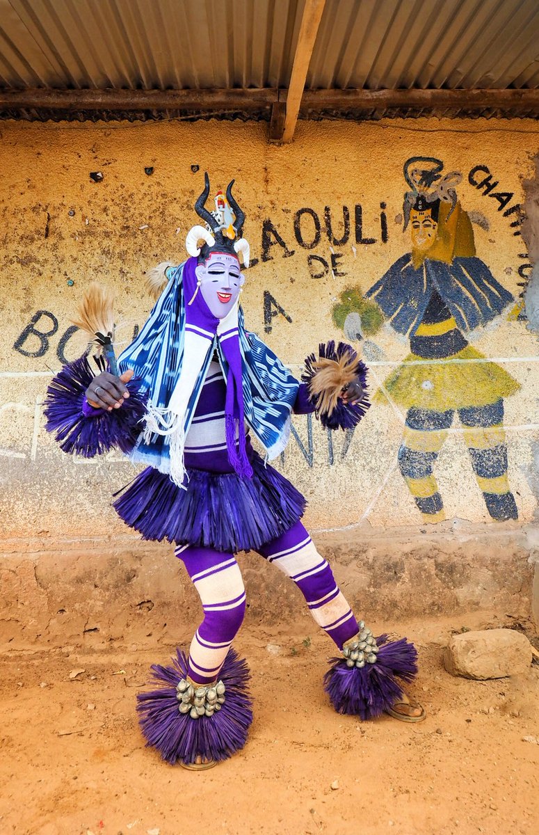 ciudad_dormida's tweet photo. Danzante Zaoulí, Bouaflé, Costa de Marfil 🇨🇮
#zaouli #zaoulidance #bailezaouli #bouafle #costademarfil #ivorycoast #cotedivoire #africa #ancestral #ancestralafrica #cotedivory🇮🇪 #culturasancestrales #bailessagrados #guro #gouro #puebloguro #worldheritage #culturainmaterial https://t.co/KLSOwqlFXd
