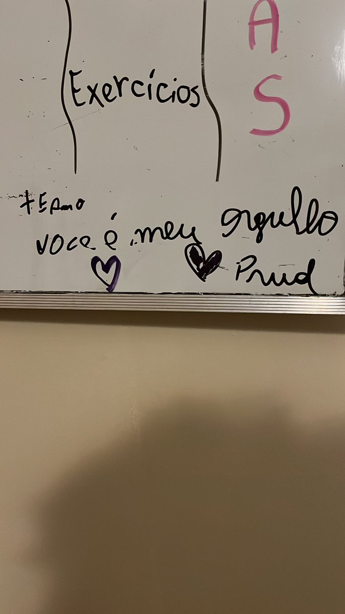 memelstudy's tweet image. meu namorado escrevendo no planner