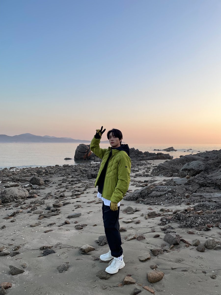 JAKEYFLWR's tweet photo. LOOK AT HIM THE LOML https://t.co/EcGwEvNT0o