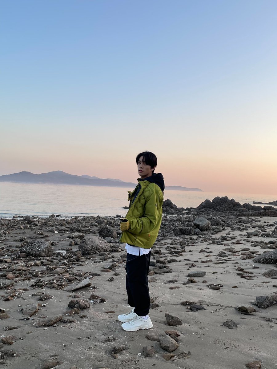 JAKEYFLWR's tweet photo. LOOK AT HIM THE LOML https://t.co/EcGwEvNT0o