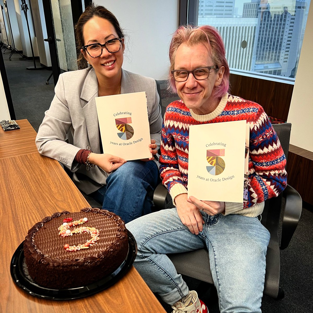 hillel's tweet image. The wonderful humans @helveticagirl and I work with at @oracle just surprised us during a team meeting with beautiful cards and a cake celebrating our five years of being here at Oracle. So grateful to be part of this extended moment of company growth. #oracledesign