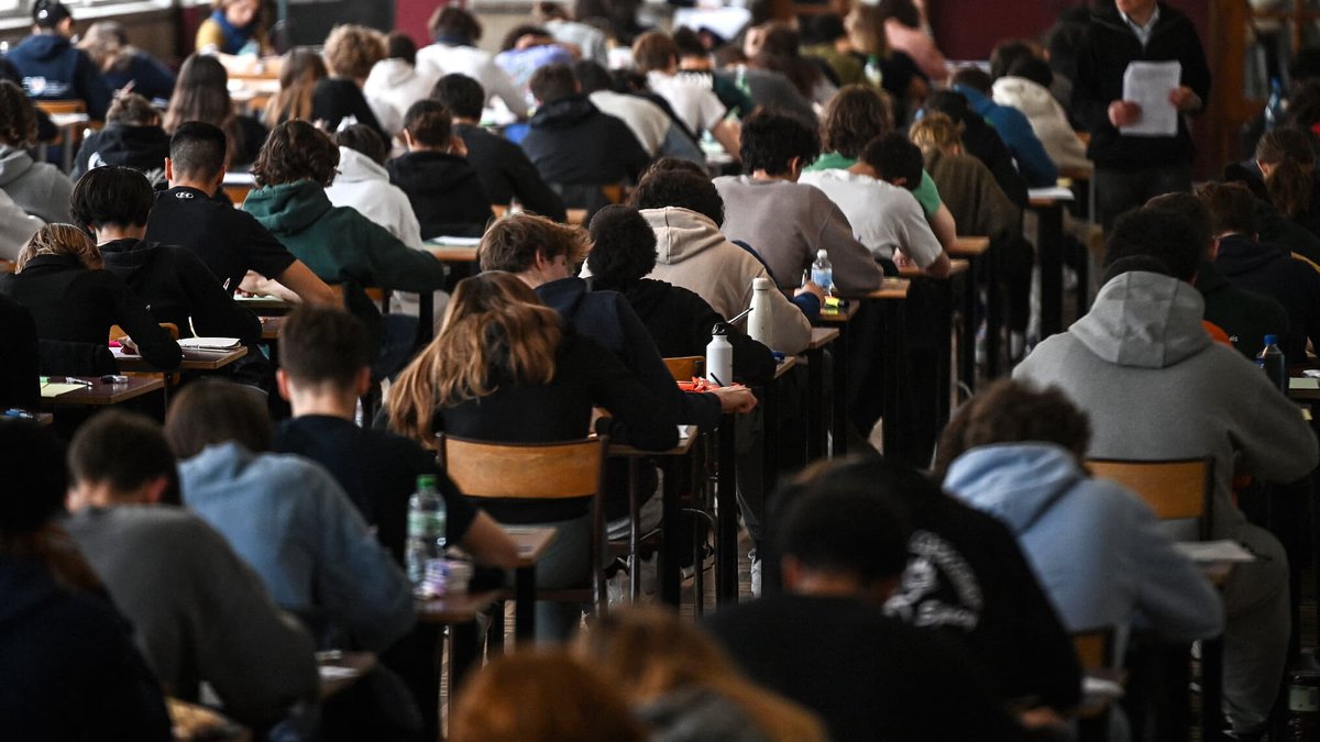 _H24news's tweet photo. Bac 2023: le sujet d'économie-droit du bac STMG a fuité sur les réseaux sociaux
➡️ https://t.co/OkWcR57r0m
via BFMTV
#EducationLearning #SocialIssues https://t.co/7HTjENcqVA