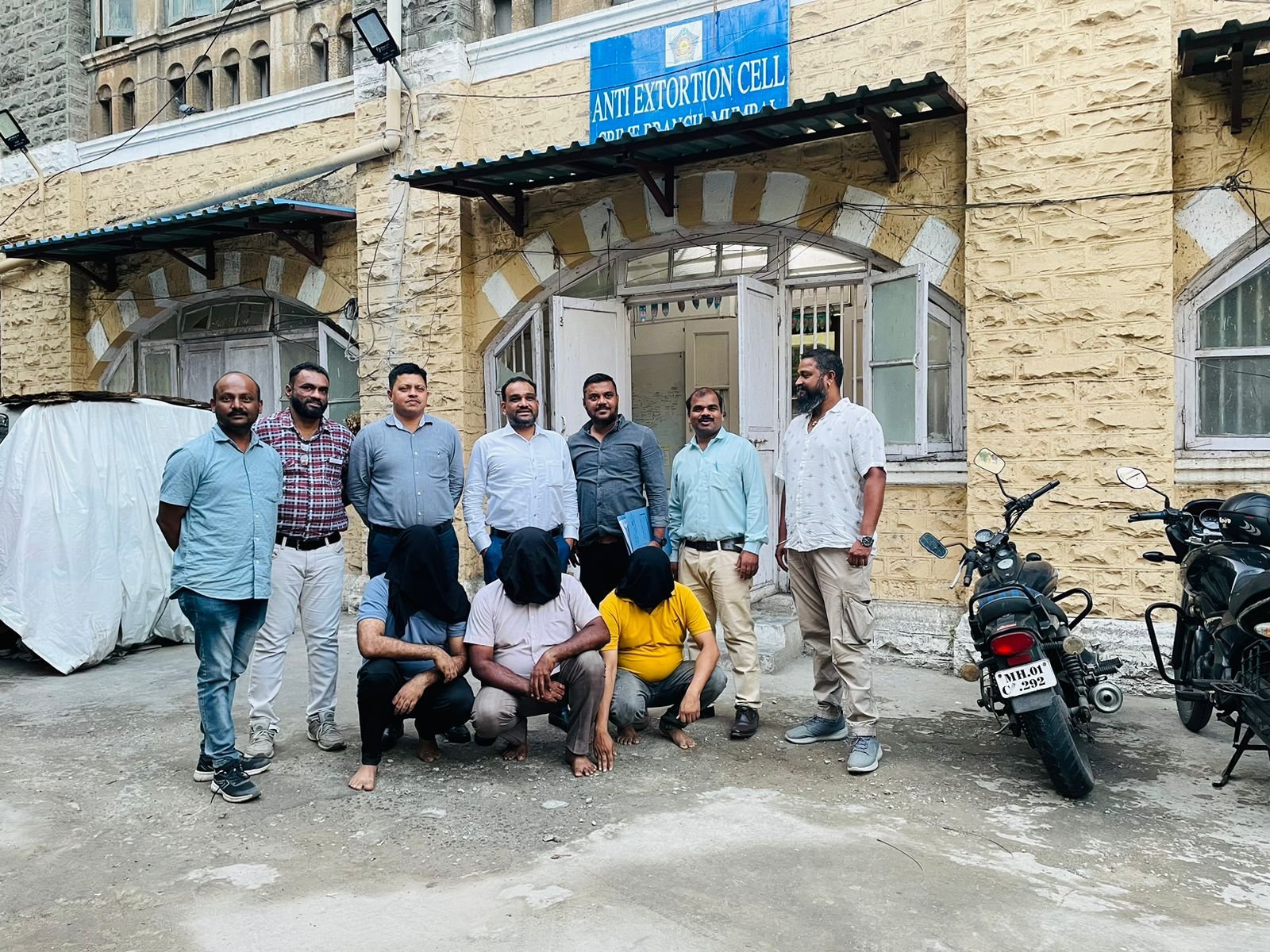 ANI On Twitter Mumbai Crime Branch s Anti extortion Cell AEC ani-on-twitter-mumbai-crime-branch-s-anti-extortion-cell-aec