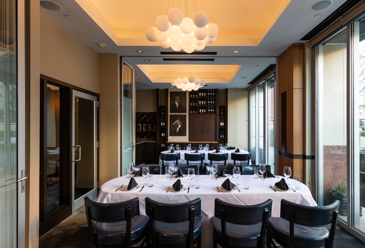 Looking for a space to host a ladies luncheon, business meeting or an afternoon private event? We'll open for lunch for you and your party of 10 guests or more Tuesdays through Saturdays!

View our three-course lunch menu and book your event here: triswoodlands.com/private-dining