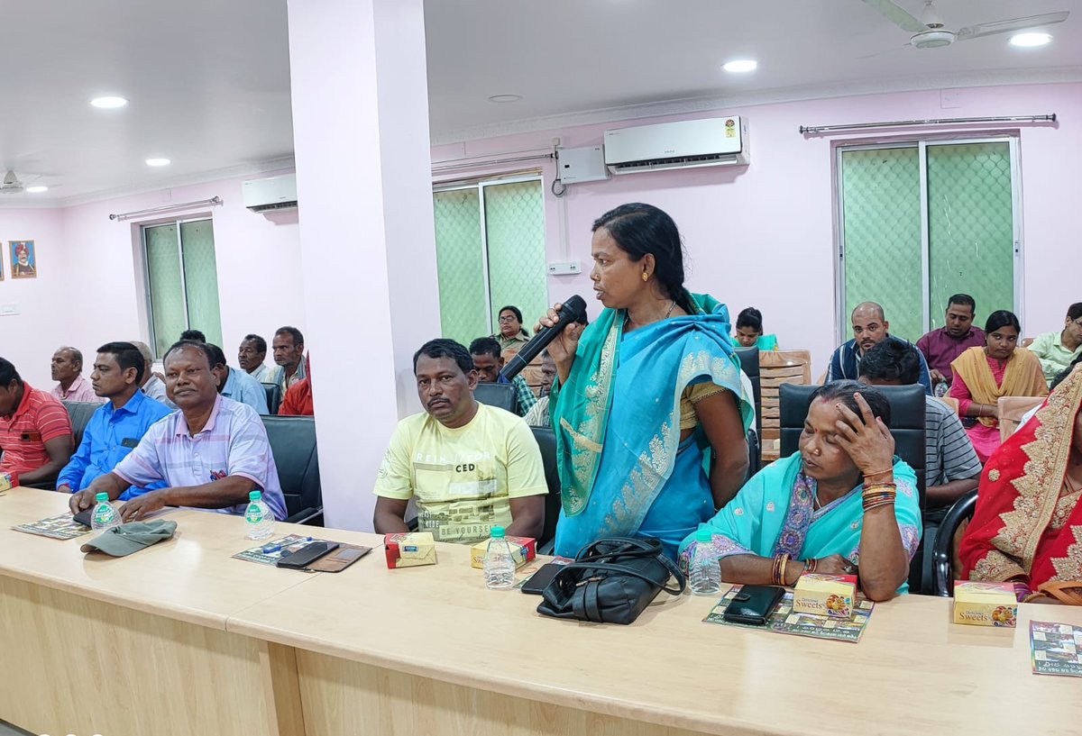 Cuttack_DFO's tweet photo. Celebration of District Level World Forestry day of Cuttack Dist. at  Cuttack Division office  in the presence of Dr.Sanjaya Ku Swain, Conservator of Forests .I/C Cuttack Divn, Dr Prakash Ch.Jena, Dr.Sachidananda Pradhan, Sri Rajanikanta Mohanty, Retd DFO, some PRI  &amp; VSS members https://t.co/ovyKoXnUGT
