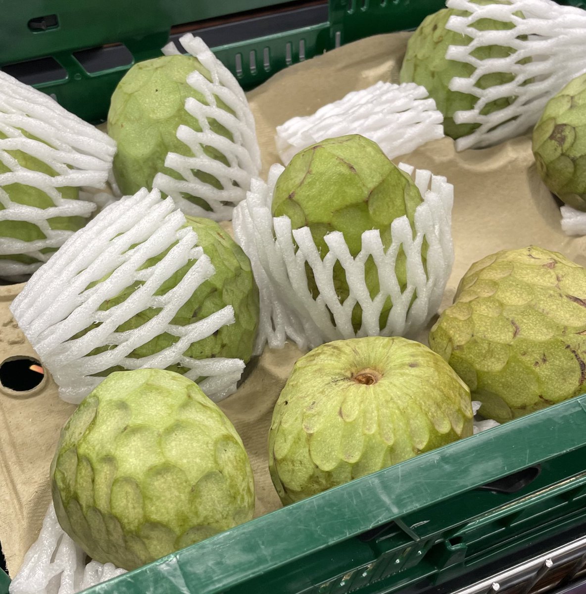 何これ美味しいの！？

チェリモヤって言うらしい🤔
来週挑戦してみよう https://t.co/tnmsKBKO6S