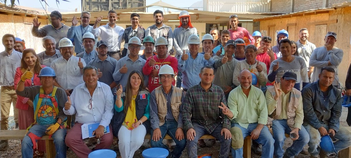 CChC_Rancagua's tweet photo. Hoy celebramos el Día del Trabajador de la Construcción, realizando un nuevo ciclo de #SentemonosAConversar con los trabajadores y trabajadoras de la Constructora CDI, en la obra San Benito de la comuna de Graneros ¡Muchas gracias por construir un mejor país para tod@s https://t.co/EWt7bqpTA5