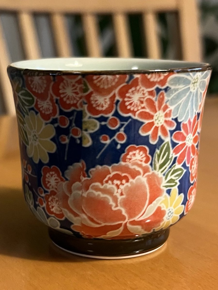 shalala106's tweet image. 公休日前の晩酌🍺3/21④

#釜揚げしんこ (#いかなご)を
#純米にごり の #熱燗 で🍶

#お猪口 は #春分の日 の #ぼた餅 に
ちなんで #有田焼きいおり の 
#牡丹柄 に🌺
違ってたらごめんなさい🙏

#兵庫県 #名城酒造
#みかえり兎 
#宅飲み #自宅居酒屋
#キャンプ好きと繋がりたい