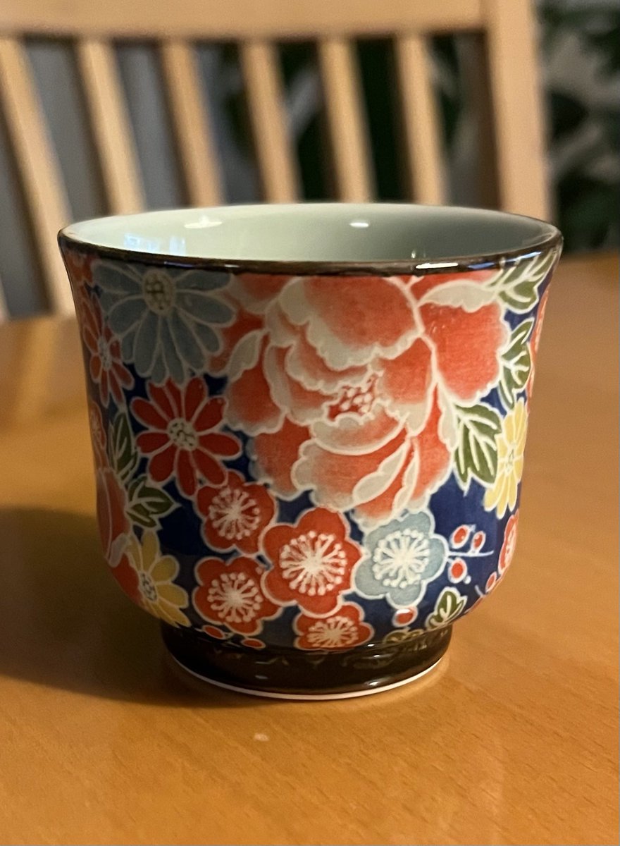 shalala106's tweet image. 公休日前の晩酌🍺3/21④

#釜揚げしんこ (#いかなご)を
#純米にごり の #熱燗 で🍶

#お猪口 は #春分の日 の #ぼた餅 に
ちなんで #有田焼きいおり の 
#牡丹柄 に🌺
違ってたらごめんなさい🙏

#兵庫県 #名城酒造
#みかえり兎 
#宅飲み #自宅居酒屋
#キャンプ好きと繋がりたい