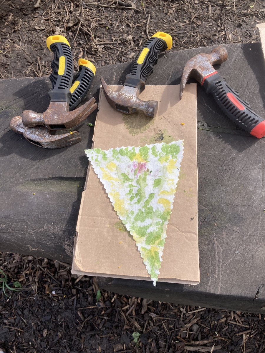 Fr_RowntreePark's tweet photo. Beautiful morning celebrating the Spring Equinox/Ostara - nature crafts, mindfulness and foraging. Run by our charity manager (@Catkinandco ). Look out for the next seasonal shift event! 
#ostara #springequinox #yorklife https://t.co/rarsjsBQzs