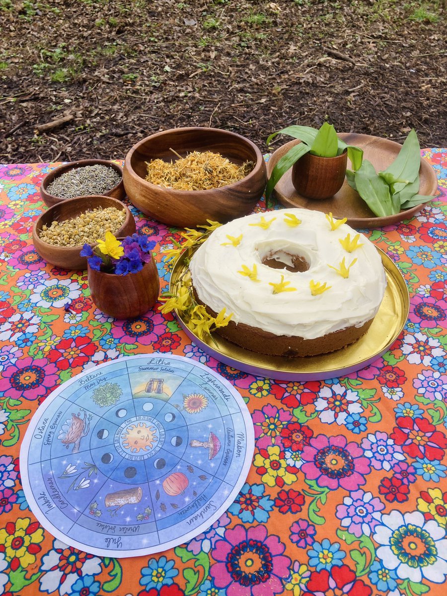Fr_RowntreePark's tweet photo. Beautiful morning celebrating the Spring Equinox/Ostara - nature crafts, mindfulness and foraging. Run by our charity manager (@Catkinandco ). Look out for the next seasonal shift event! 
#ostara #springequinox #yorklife https://t.co/rarsjsBQzs