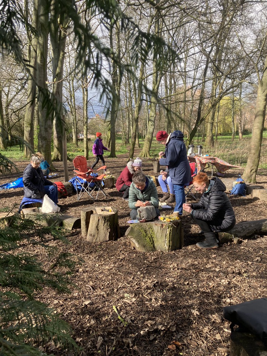Fr_RowntreePark's tweet photo. Beautiful morning celebrating the Spring Equinox/Ostara - nature crafts, mindfulness and foraging. Run by our charity manager (@Catkinandco ). Look out for the next seasonal shift event! 
#ostara #springequinox #yorklife https://t.co/rarsjsBQzs