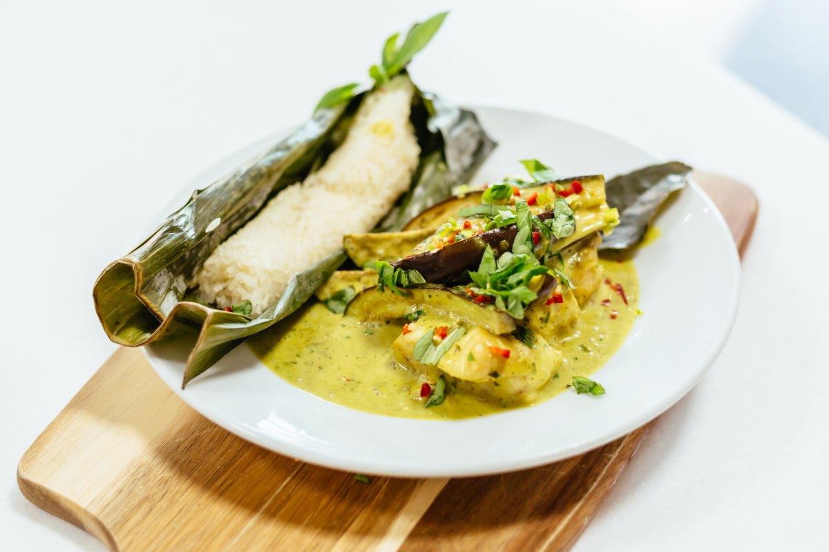 LeedsCookSchool's tweet photo. Embark on a plant-based culinary journey to Thailand with us! Learn how to make Sweet Potato and Aubergine Panang Curry, Tofu Pad Prik and Thai Coconut rice - Healthy and delicious! Class on 5 Apr. Booking link in bio. #plantbased #cookeryclass #leedscookingclass https://t.co/S4shPBhwUV