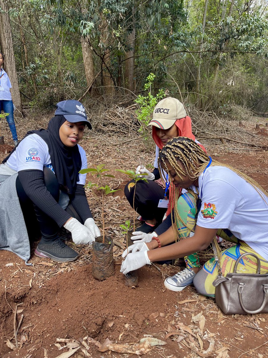 Nature gives me peace, calm, and life. 

Thanks to @YALIRLCEA  I got the chance to give back to the nature by planting 100 trees in Karura rain forest , Nairobi Kenya 🇰🇪

#IntlForestDay 
#ecofriendly 
#ClimateResilience